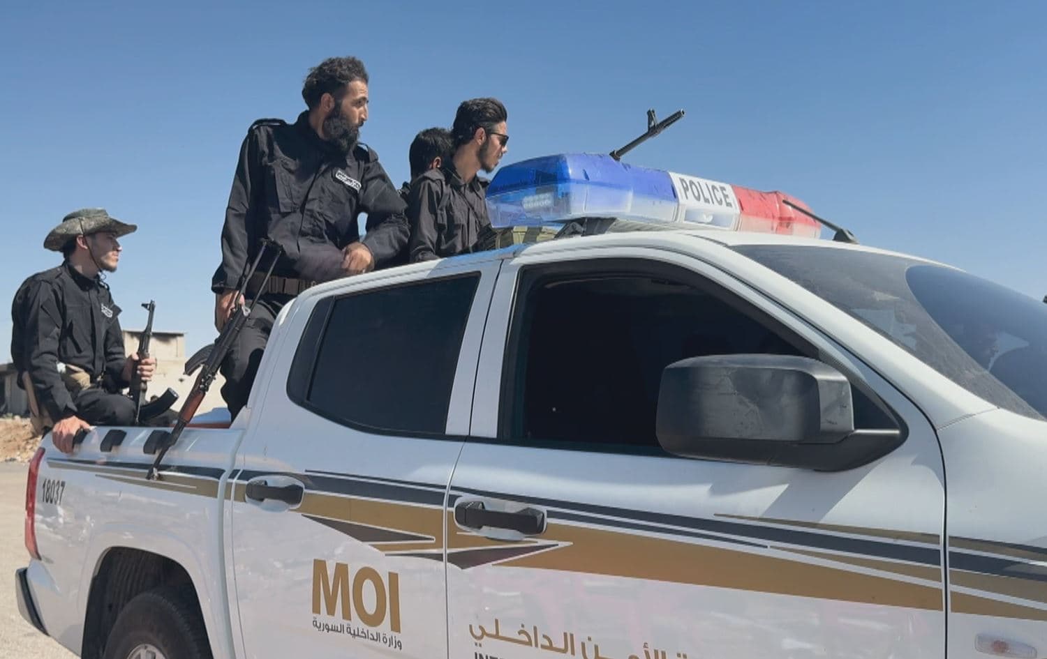 SIWÊDA - Şer ranaweste: Bi sedan kuştî û bi hezaran koçber hene