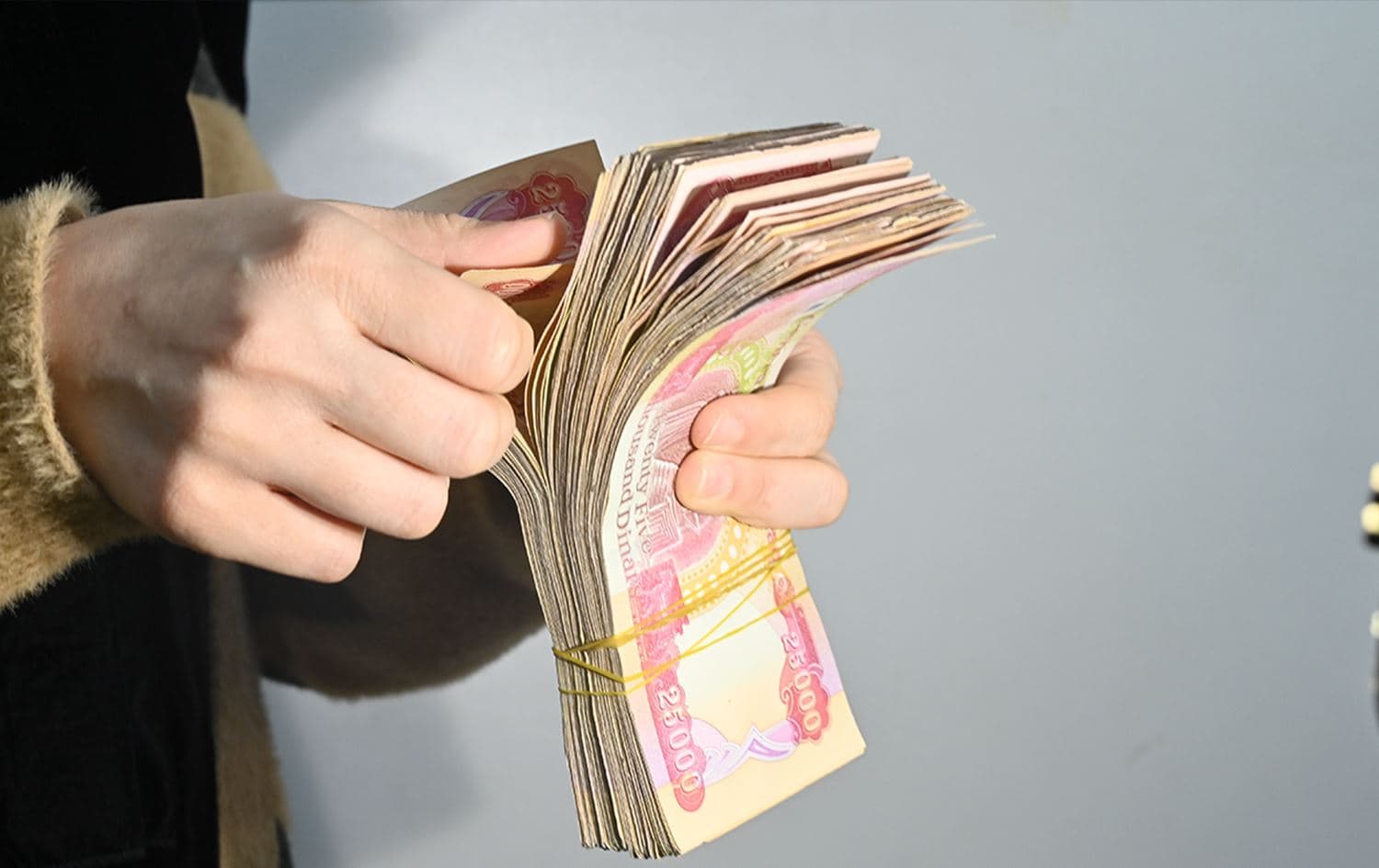 مستشار للسوداني: توزيع الرواتب قد يتأخر لكنها لن تضيع