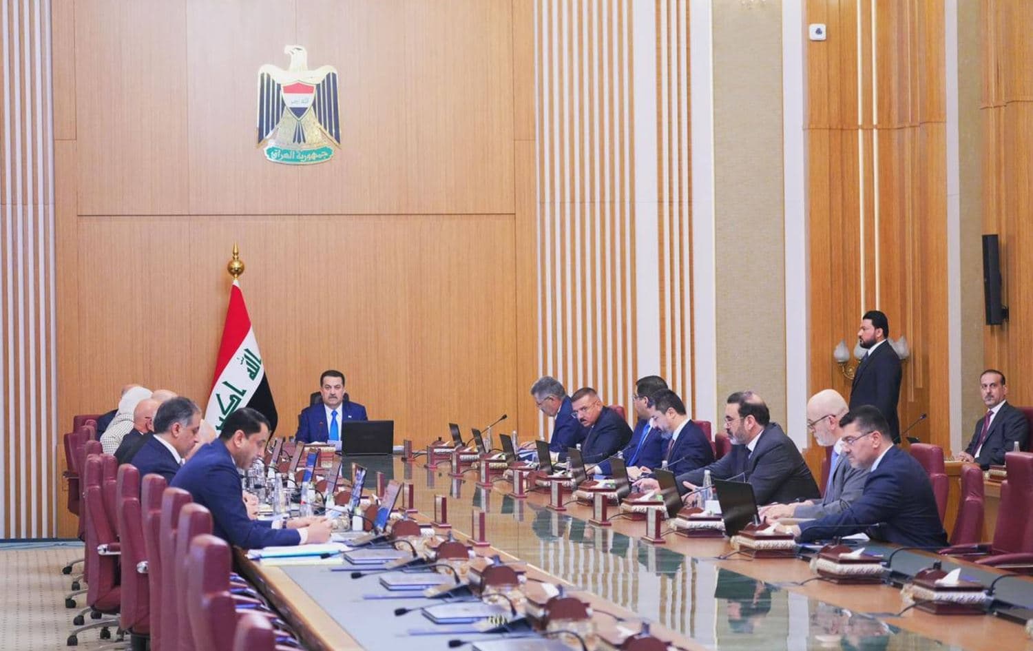 عقبات دستورية تقف حائلاً أمام ضرورات معيشية.. ما موقف البيوتات الثلاثة من تمديد عمر الحكومة العراقية؟