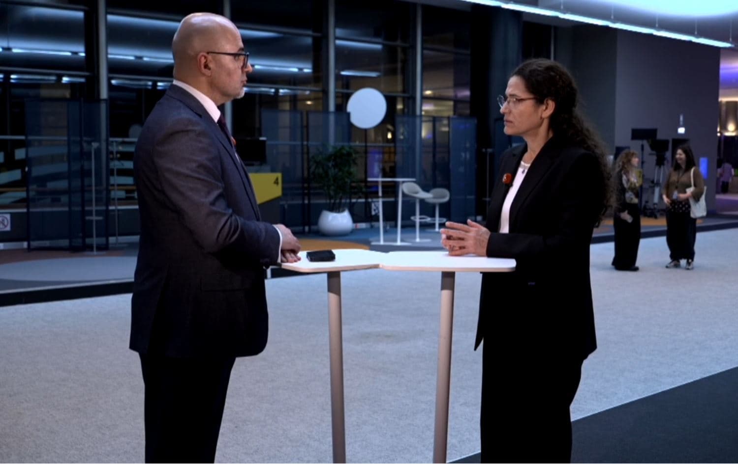 HEVPEYVÎN - Îlham Ehmed: Bi sedan Kurd dîl hatine girtin