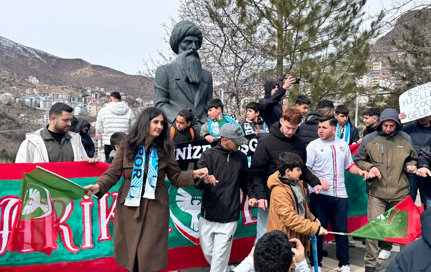 Amedspor ve Dersimspor taraftarları Dersim'de buluştu