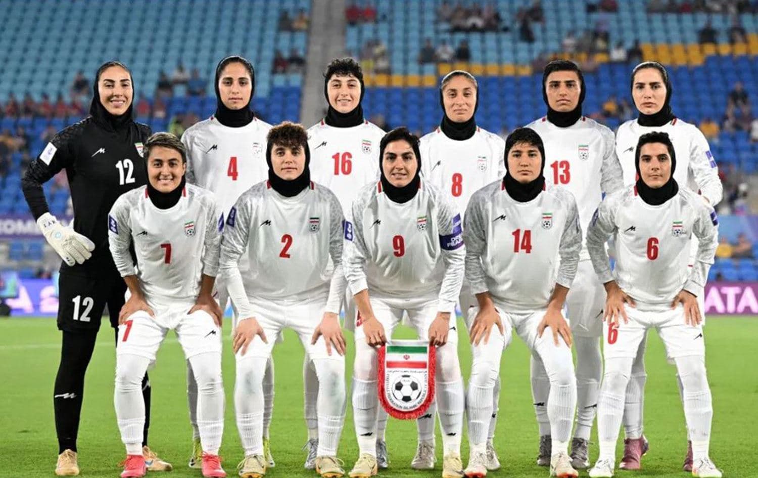 İranlı teknik direktör açıkladı: Spikerin 'hain' suçlaması kadın oyuncuları sığınmaya itti