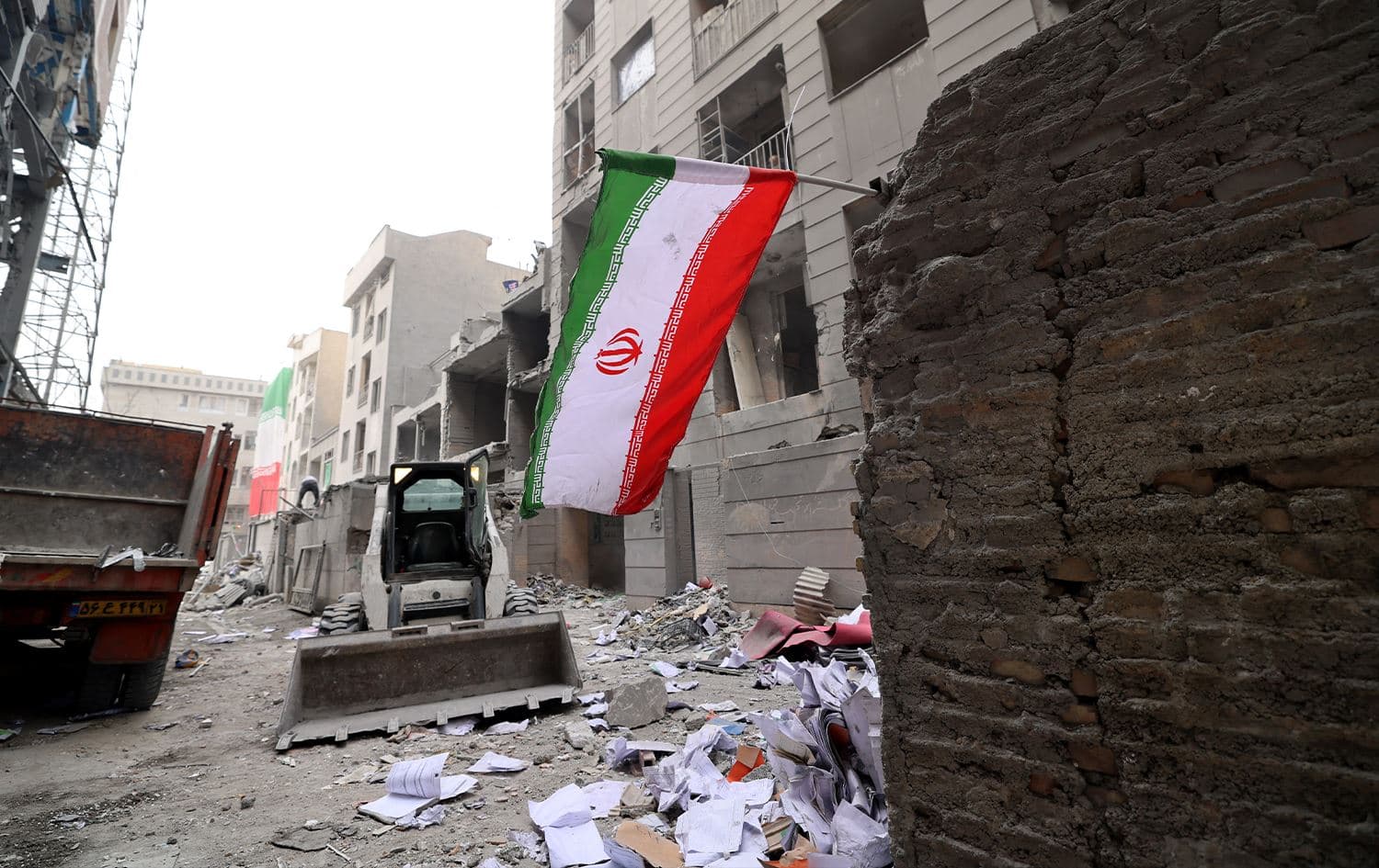 US, Israeli attacks intensify in Tehran as Khuzestan police warn of ground attack plan