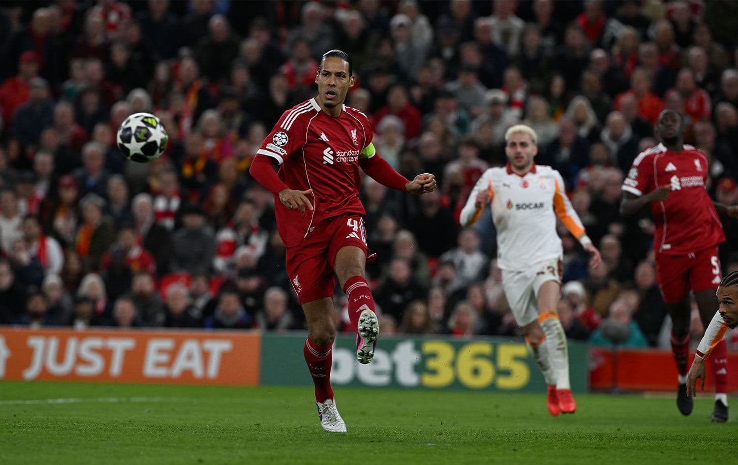 Galatasaray, Avrupa'ya veda etti: 11 dakikada 3 gol yedi, Osimhen sakatlandı