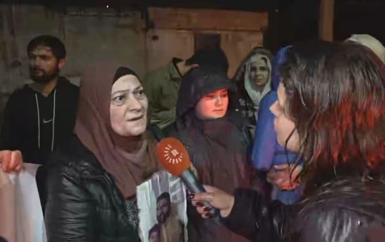 A mother whose son - an SDF fighter - was not released in the Thursday prisoner swap, talks to Rudaw. Photo: Rudaw/screengrab