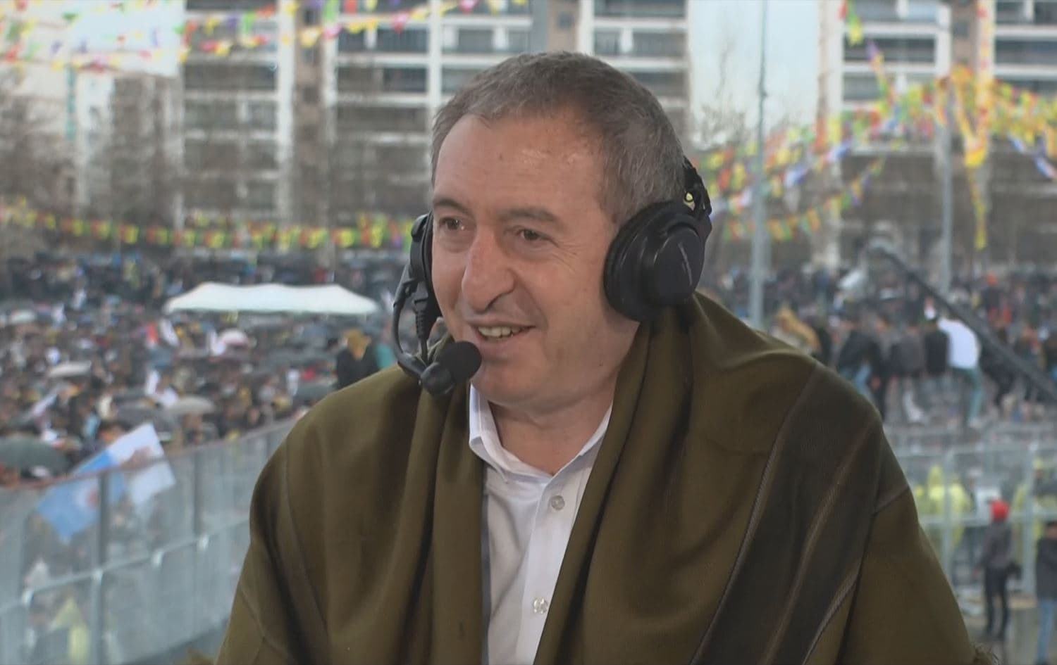 Bakirhan: Em qeyûman naxwazin, em zimanê Kurdî dixwazin