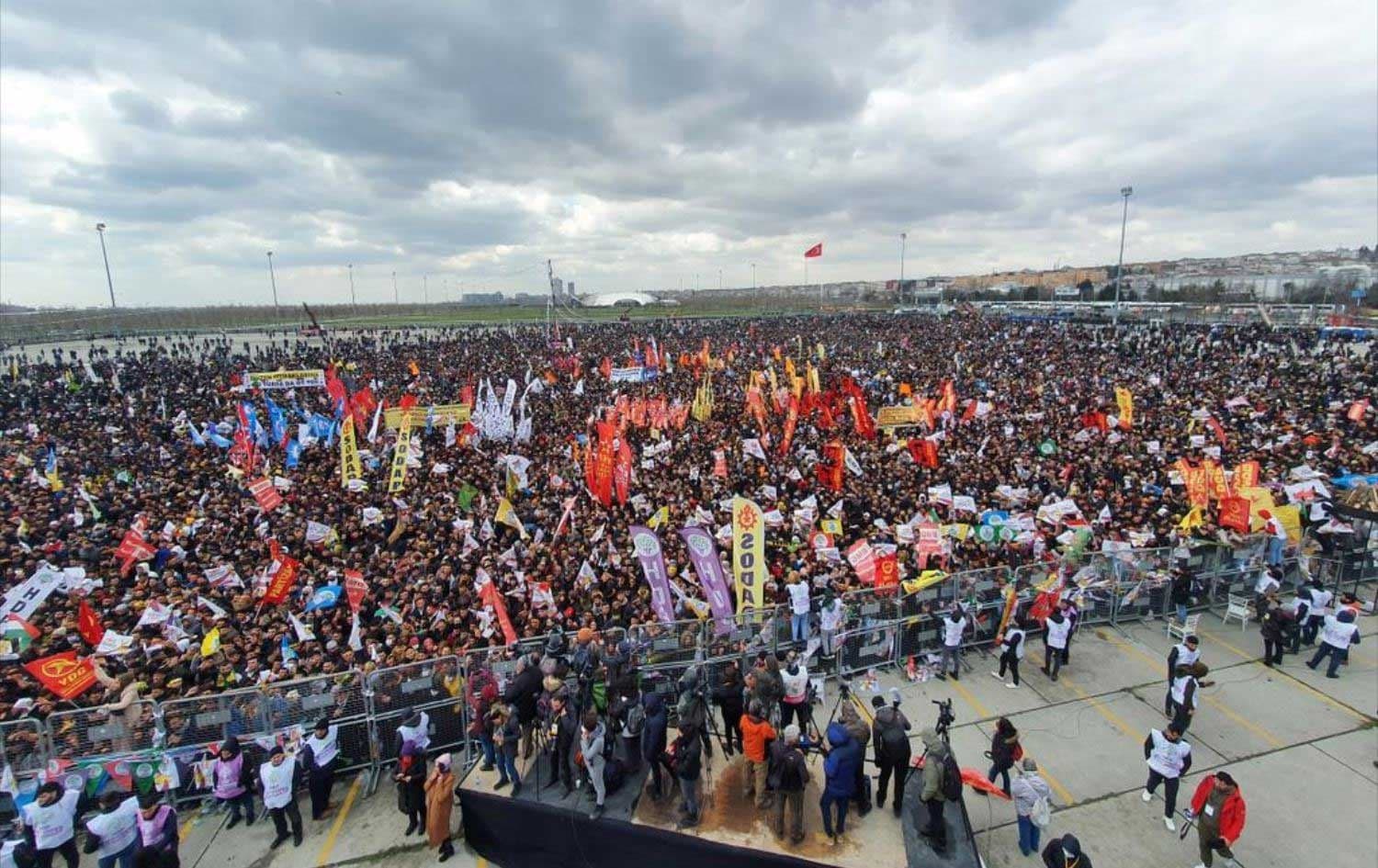 لە ئیستەنبووڵ ئاهەنگی نەورۆز دەکرێت؛ چاوەڕوان دەکرێ 1 ملیۆن کەس بەشدار بن 
