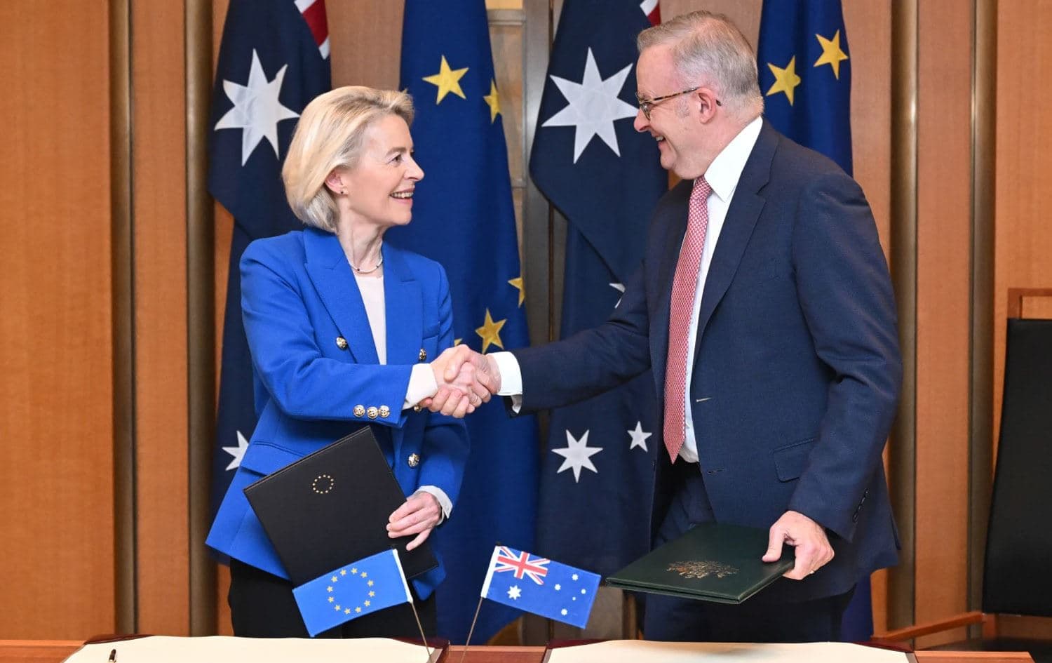 دوای 8 ساڵ دانوستاندن ئوسترالیا و یەکێتیی ئەورووپا رێککەوتنێکی مێژوویی بازرگانی و بەرگرییان واژۆ کرد