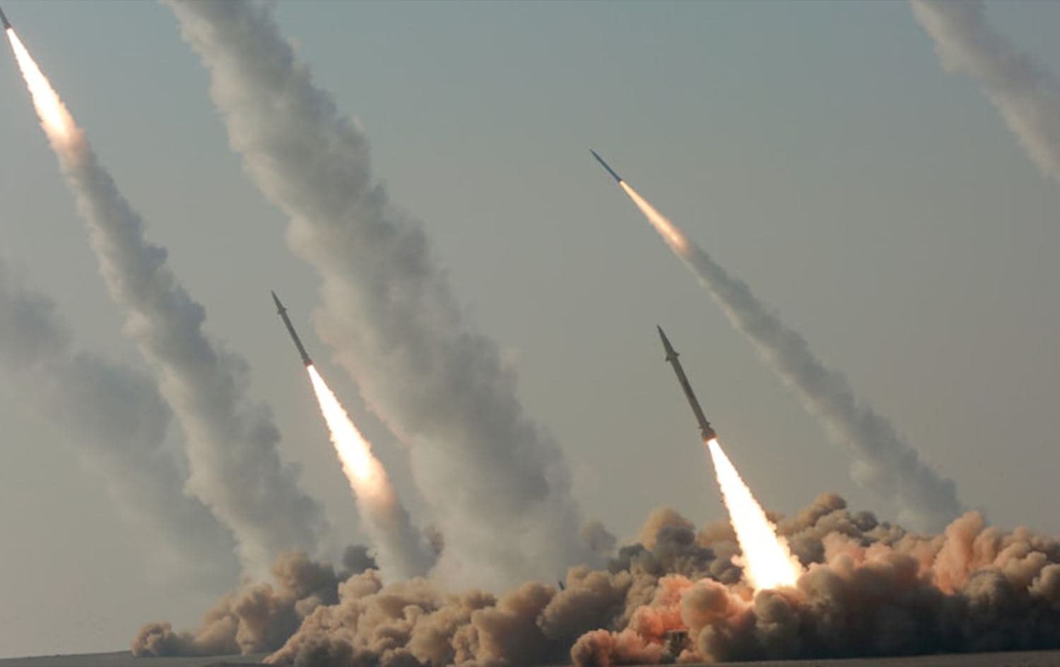 العراق في قلب التوازنات.. قراءة في تحركات واشنطن وطهران وتل أبيب 