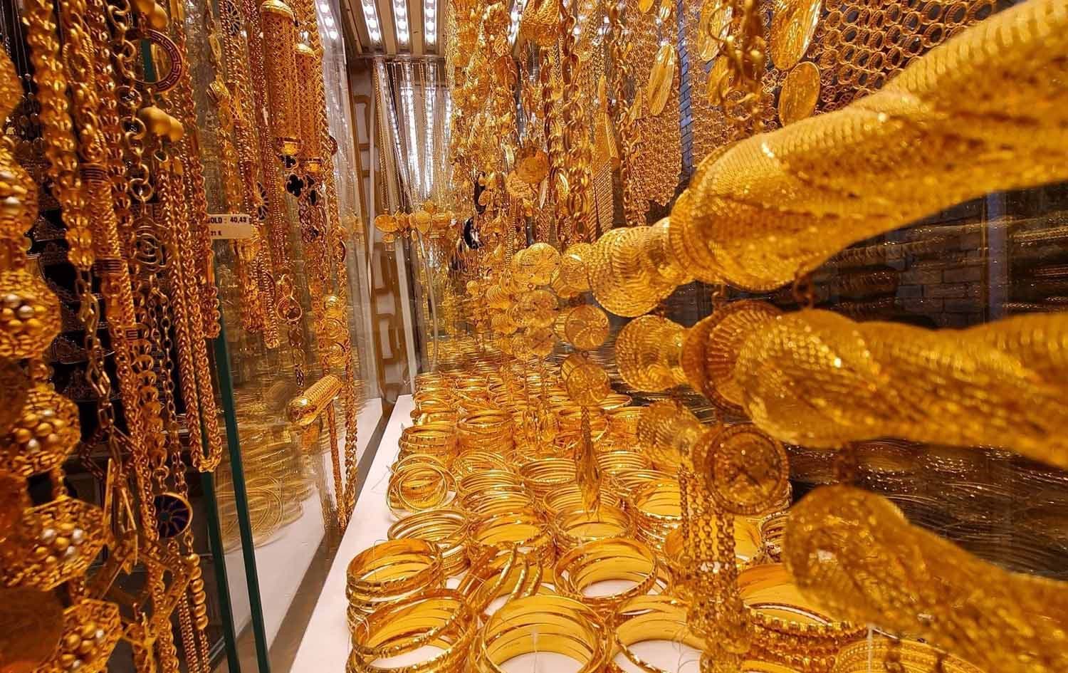 نرخی ئۆنسەیەک زێڕ بەرزبووەوە بۆ نزیکەی 4590 دۆلار