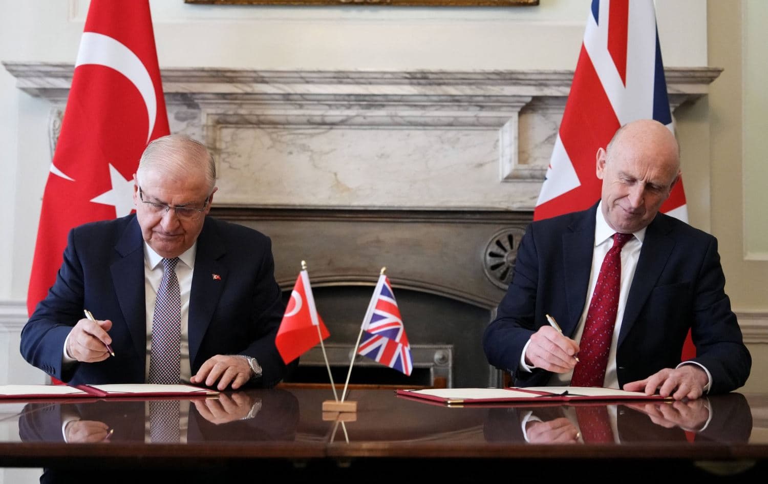 تورکیا و بەریتانیا لەبواری فڕۆکەی جەنگیی گرێبەستی پشتیوانیان واژۆ کرد