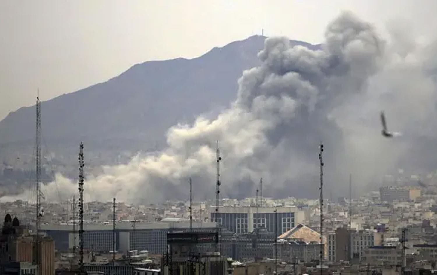 ناوەندی فەرماندەیی یەکەی فریاگوزاری لە تاران بە تەواوی وێران کراوە