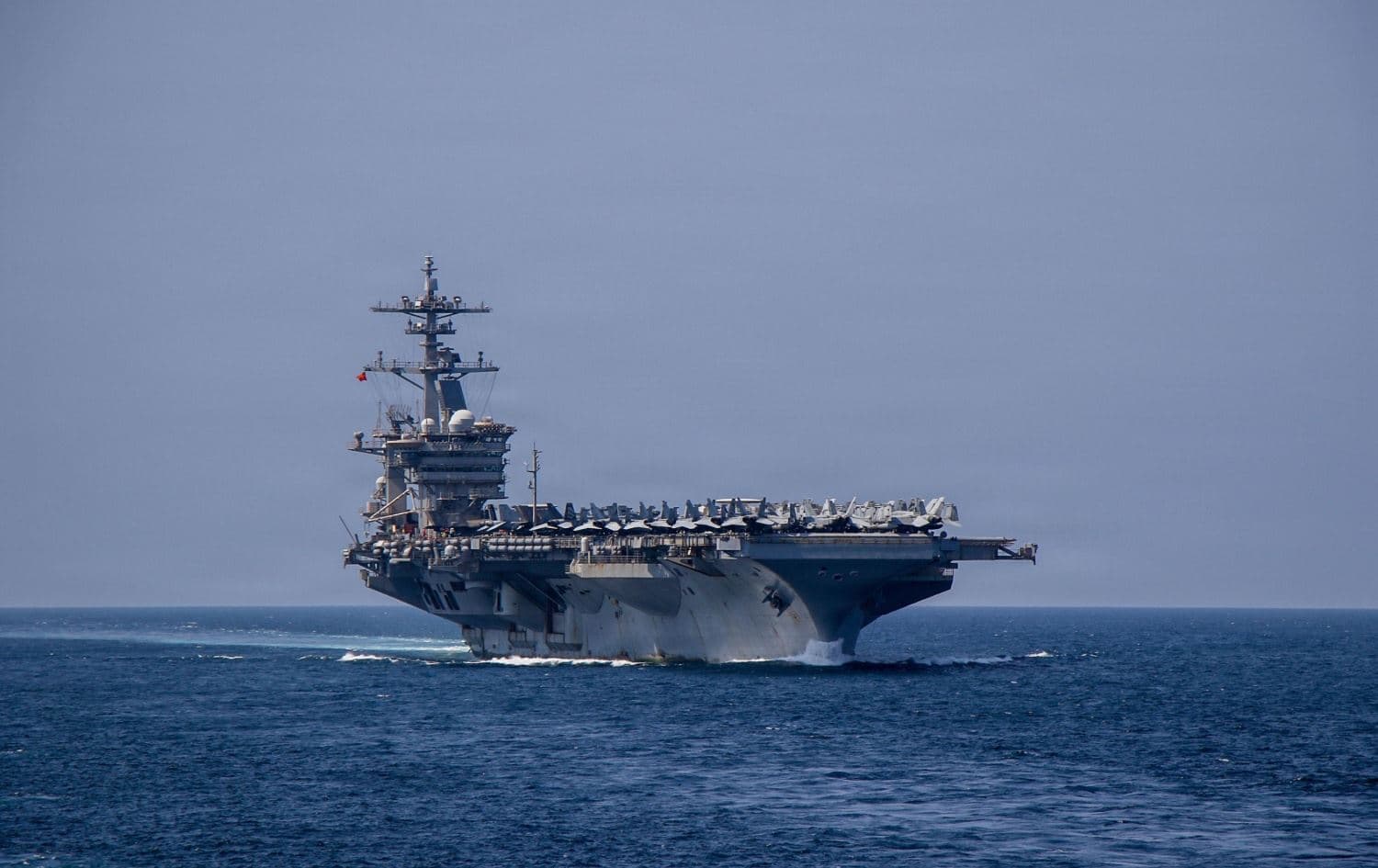 İran: ABD'nin bölgede konuşlu USS Abraham Lincoln uçak gemisi seyir füzeleriyle hedef alındı   