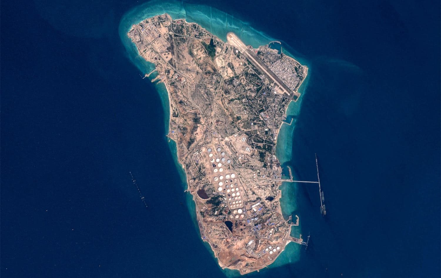 قالیباف: بە هاوکاریی وڵاتێکی ناوچەکە، دووژمنان دەیانەوێ دوورگەیەکی ئێران داگیربکەن 