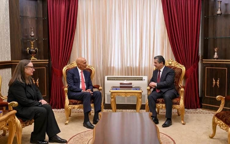 تۆم باراک سەرەخۆشی لە مەسرور بارزانی دەکات