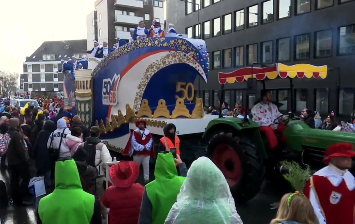 Li Kolnê Karnavala Rosenmontagê: Bi sed hezaran kes beşdar bûn