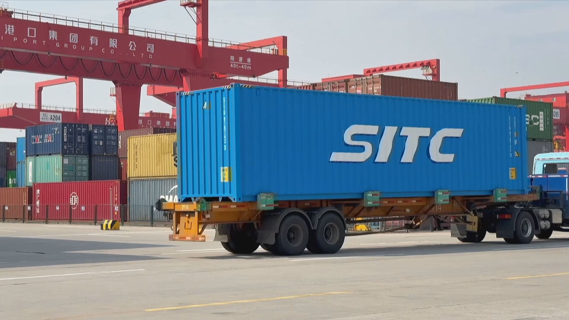 Shipping costs rise as Strait of Hormuz remains closed