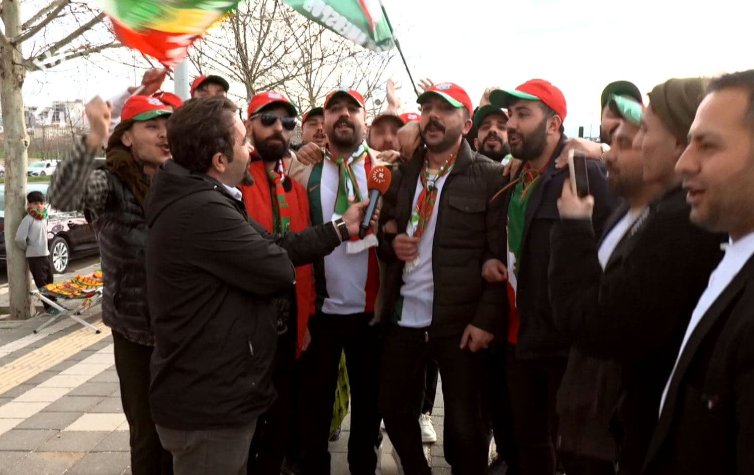 Amedspor wekî teyrê baz difire, ferxexortên Amedê wekî kewê ribat dixwînin