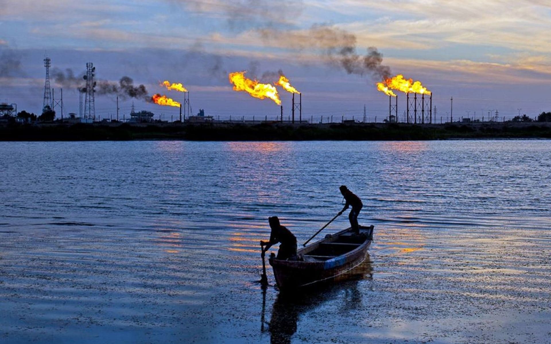 Bazarên petrolê li benda gavên Tehranê ne