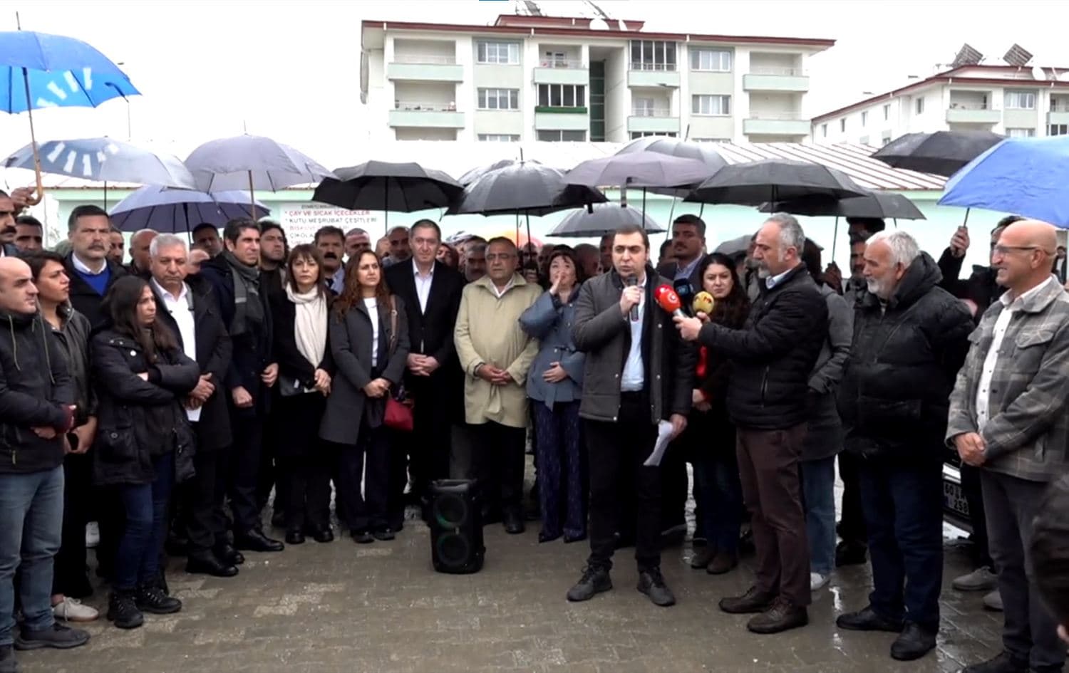 Li ber girtîgehan banga azadiyê: DEM Partî û CHP jî di nav de 8 partî gihîştin hev