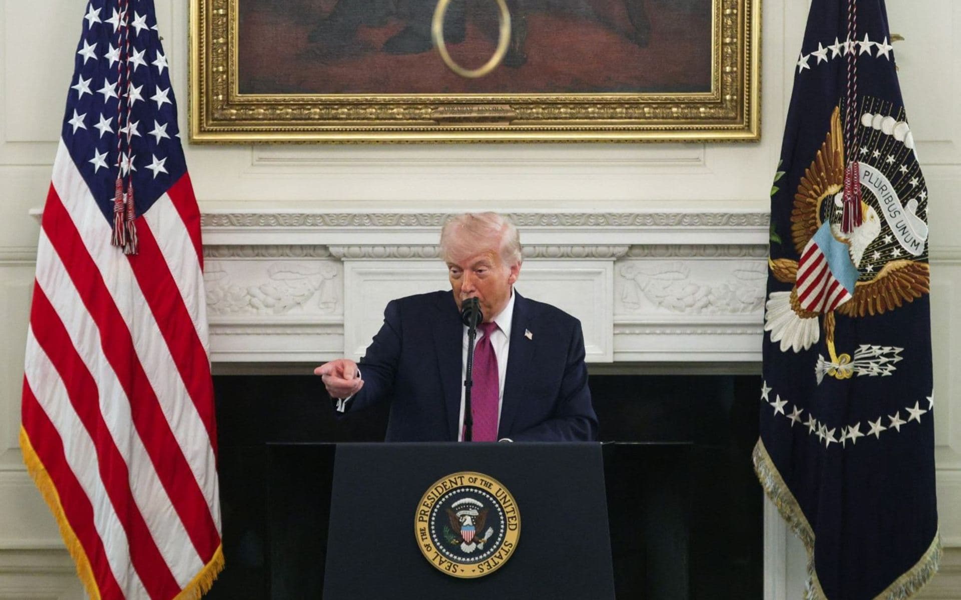 Trump ferman da: Li her qeyika ku mayînan datîne bixin