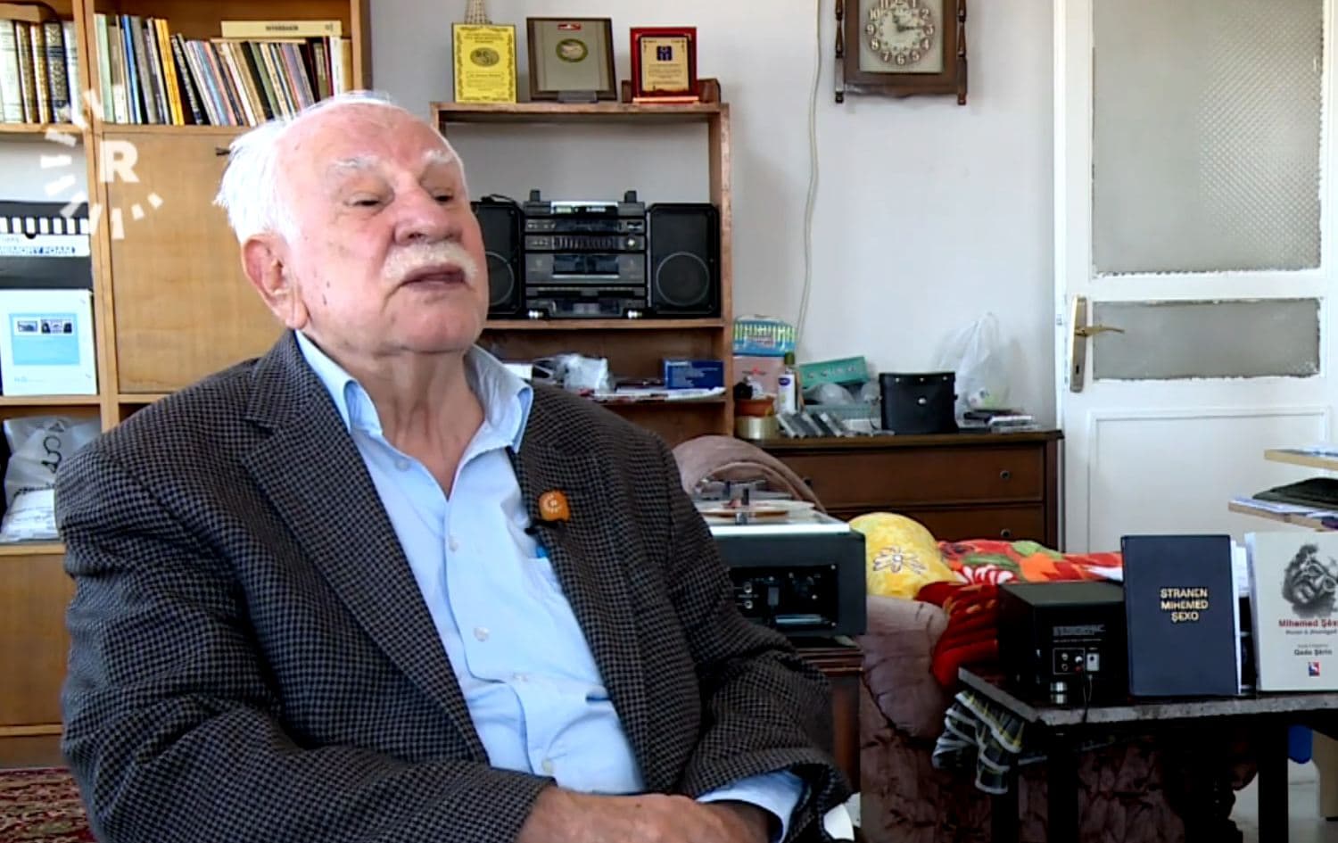 Arşîvkarê Nisêbînî 54 salên emrê xwe da komkirina stranên Kurdî