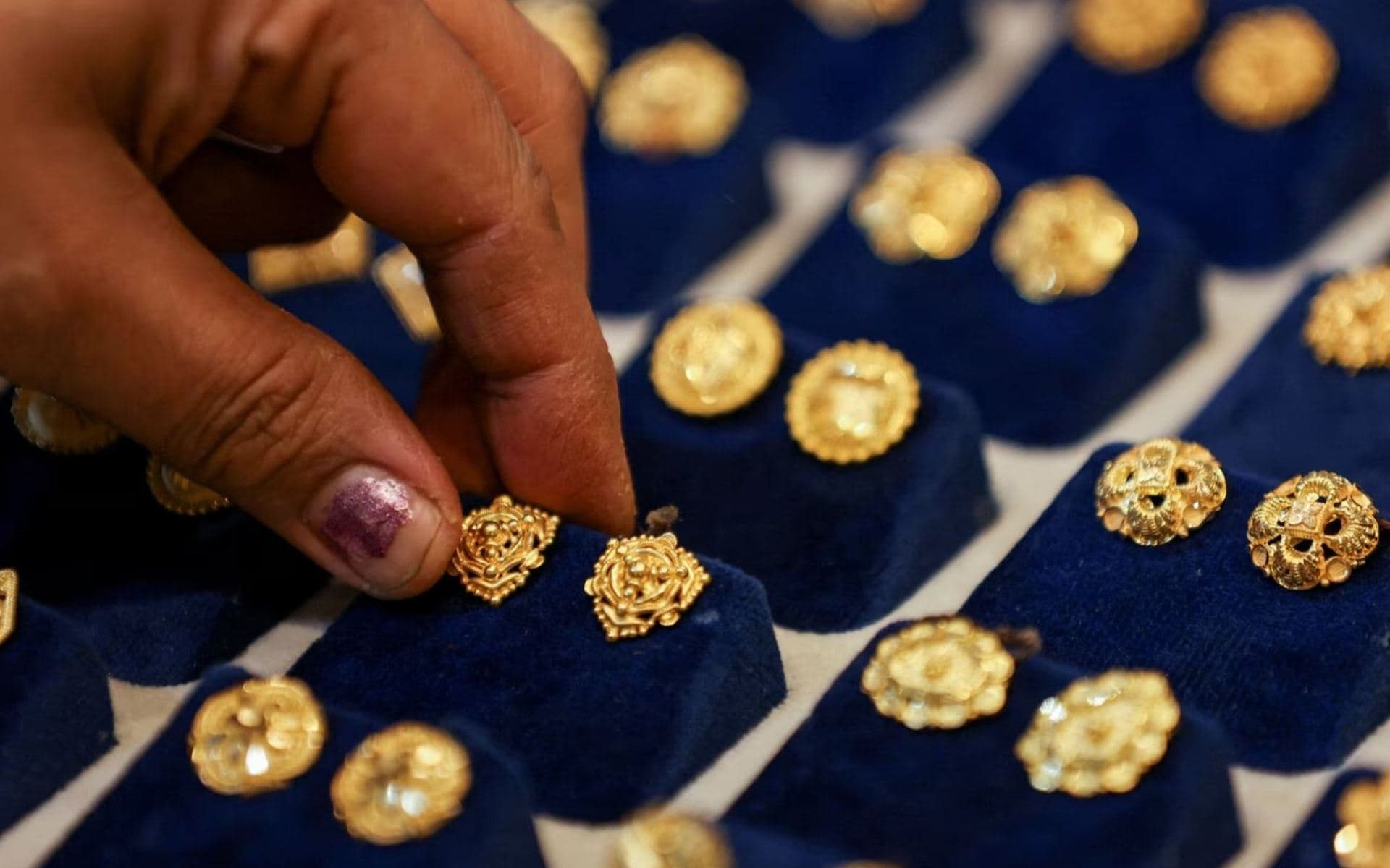 Bihayê onsa zêr 4700 dolar derbas kir