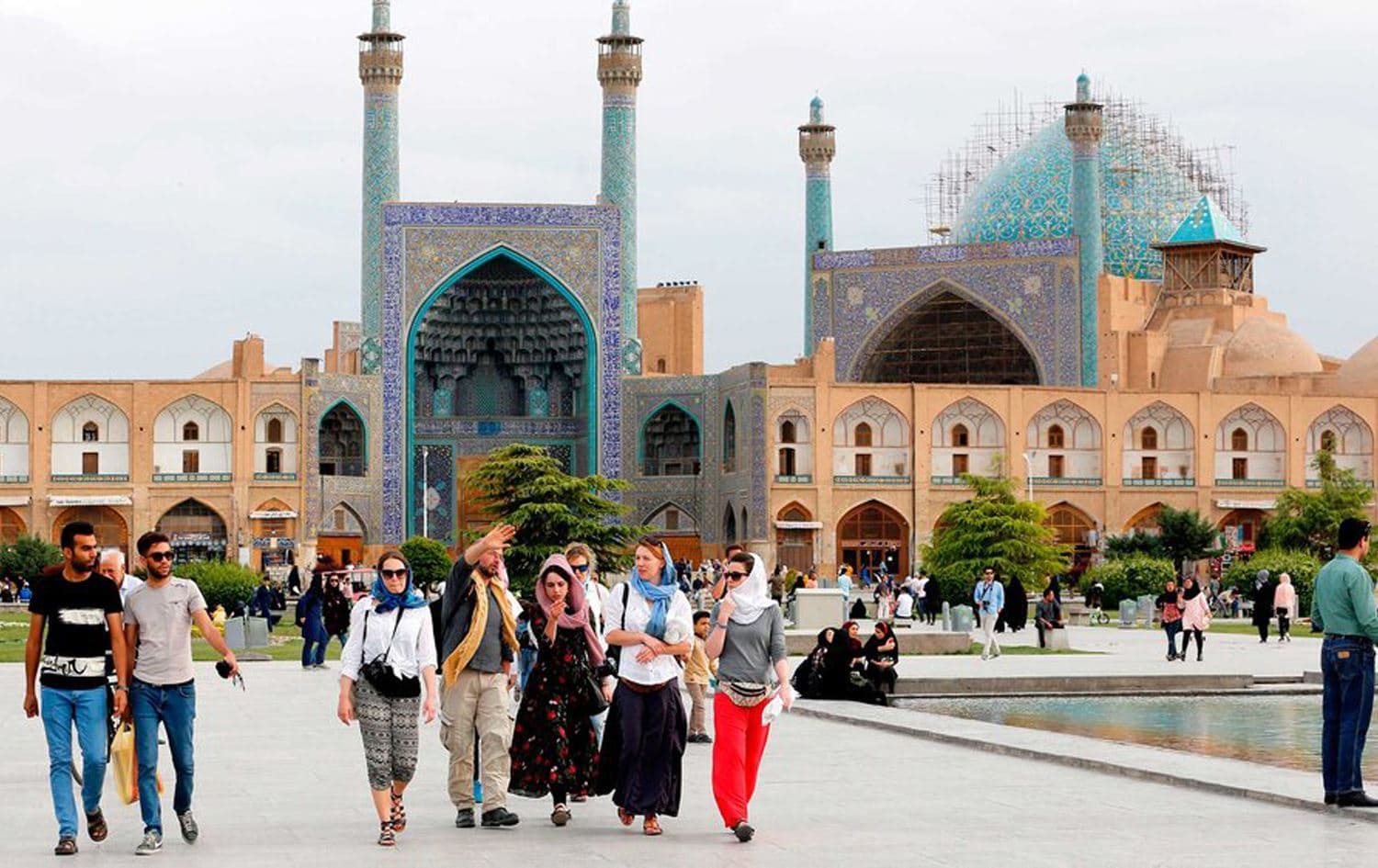 Nearly 3 million Iraqi tourists visited Iran this year