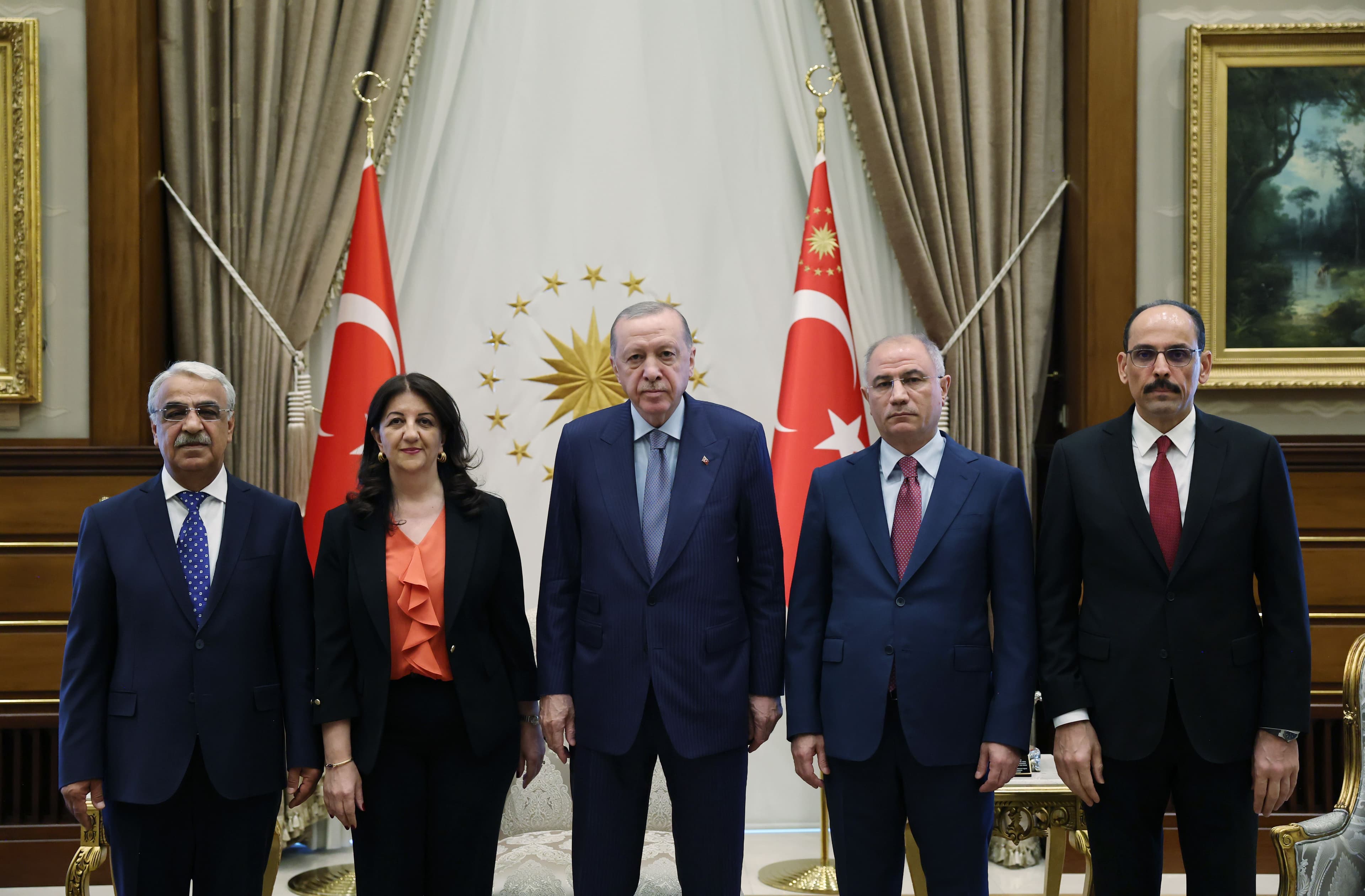 Erdogan receives pro-Kurdish party delegation 