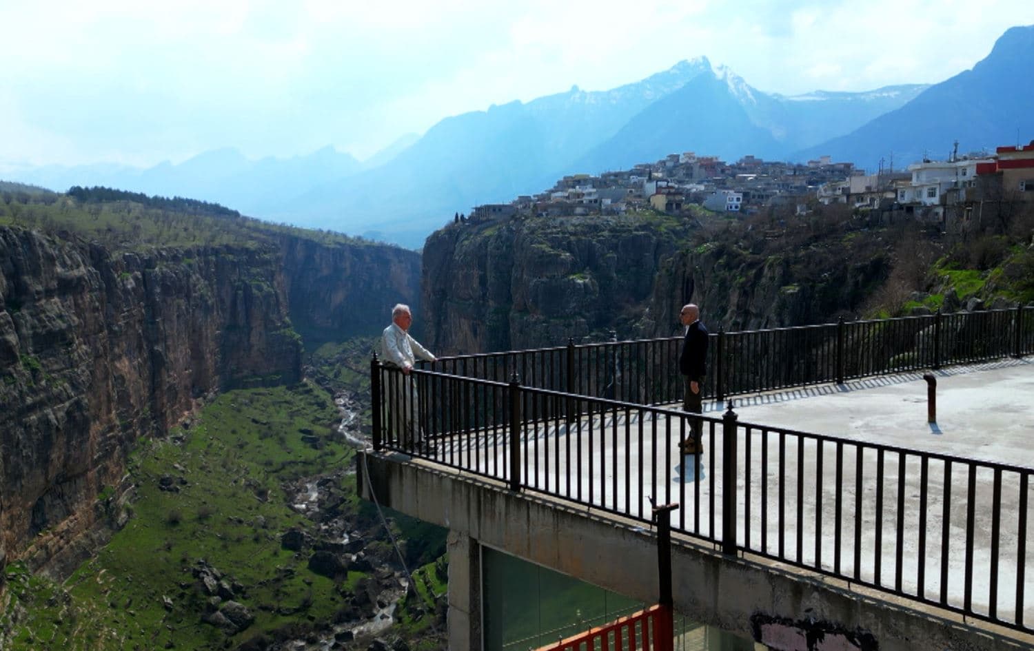 Dutch photojournalist recording Kurdish history re-visits Kurdistan 