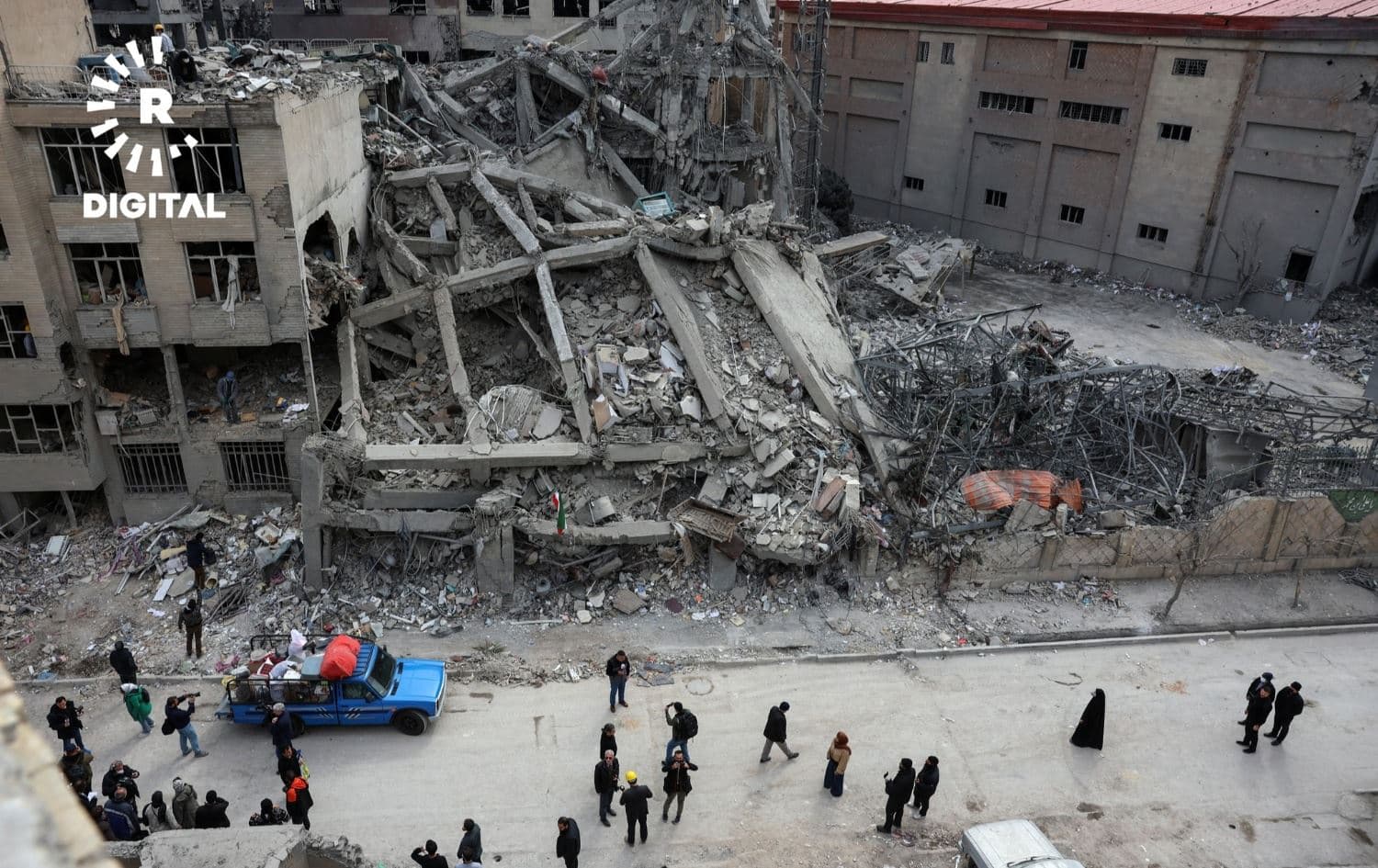 أميركا وإسرائيل تقصفان عدة مواقع في ايران