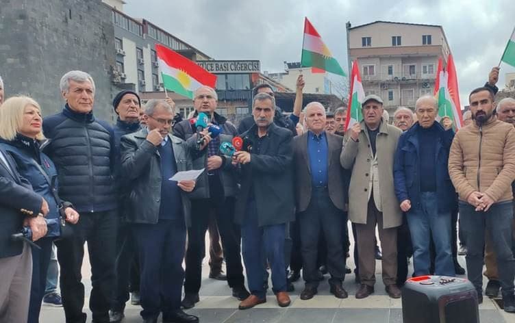 DİYARBAKIR- Kürt partilerden İran'ın Peşmerge'ye yönelik saldırılarına tepki