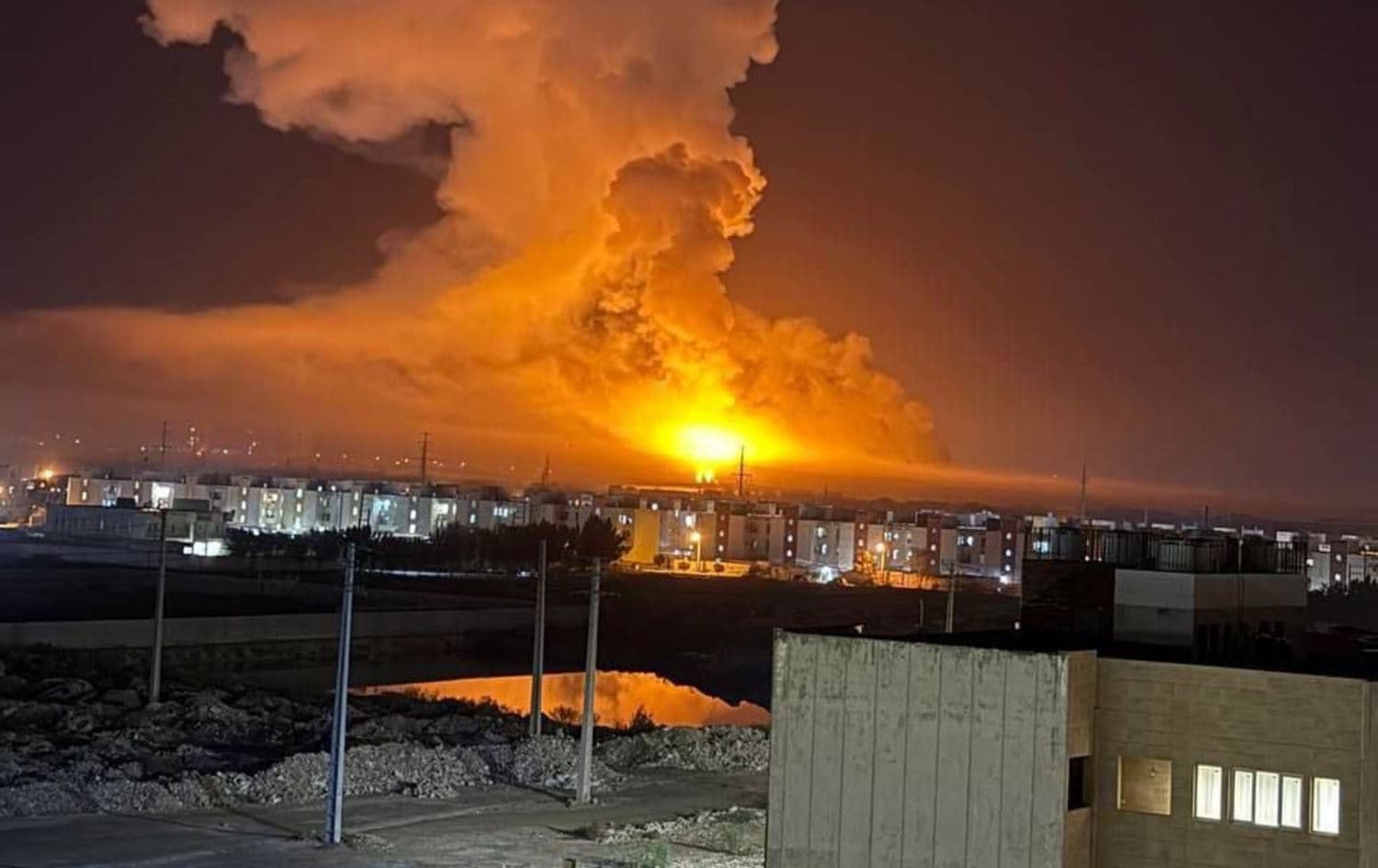 مەشهەد بەچڕی بۆردوومان دەکرێت